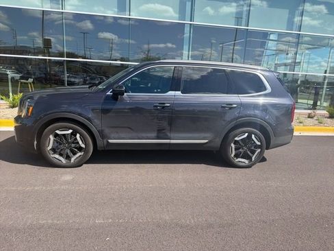 Used 2025 Kia Telluride S FWD image 20