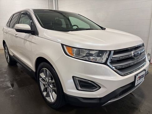 Used 2018 Ford Edge Titanium w/ Canadian Touring Package AWD/4WD image 3