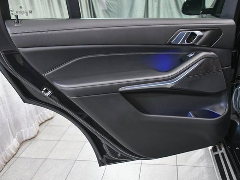 Used 2023 BMW X7 xDrive40i w/ M Sport Package image 11