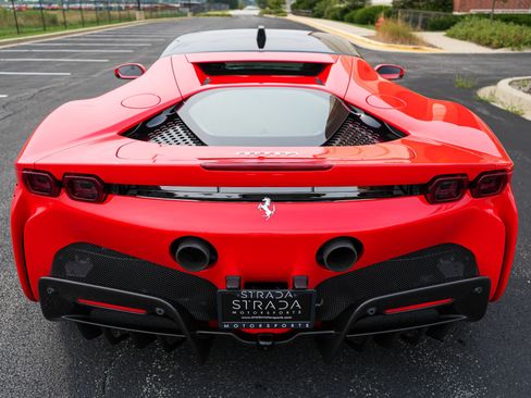 Used 2022 Ferrari SF90 Stradale AWD/4WD image 8