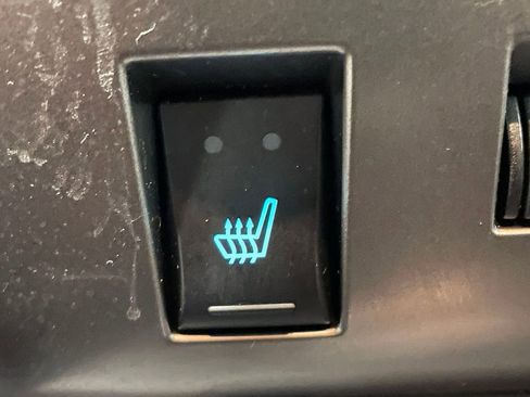 Used 2014 Dodge Challenger SXT image 79