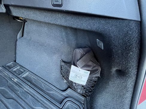 Used 2021 Land Rover Range Rover Evoque S image 32