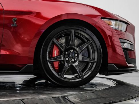 Used 2020 Ford Mustang Shelby GT500 w/ Carbon Fiber Track Pack RWD image 98
