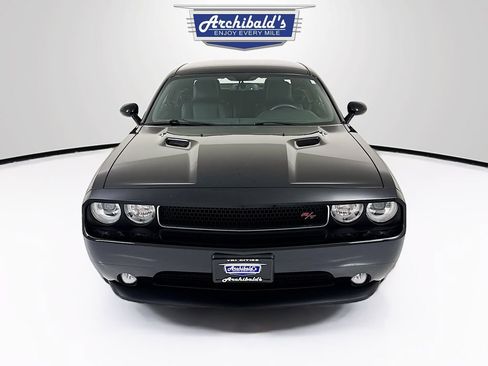 Used 2012 Dodge Challenger R/T RWD image 2