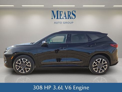 Used 2025 Chevrolet Blazer RS image 3