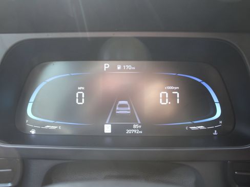 Used 2025 Hyundai Elantra Sport FWD image 27