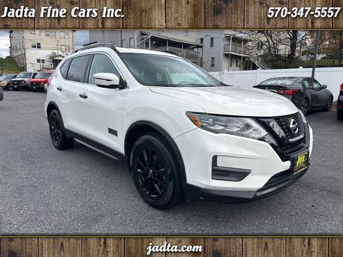 Used 2017 Nissan Rogue SV AWD/4WD image 1