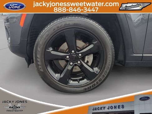 Used 2023 Jeep Grand Cherokee Altitude AWD/4WD image 9