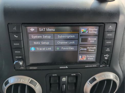 Certified 2018 Jeep Wrangler Unlimited Sahara image 17