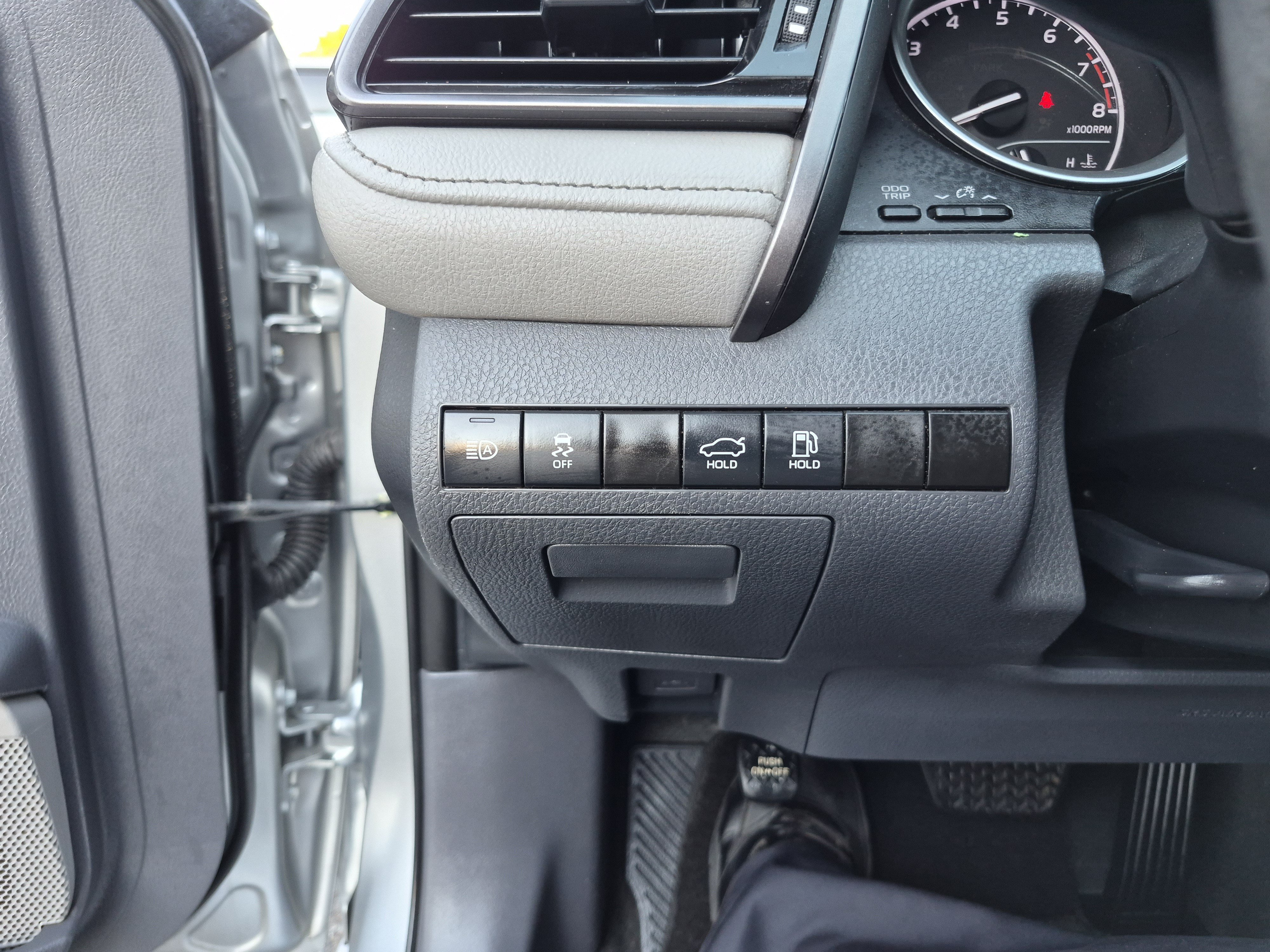 Used 2024 Toyota Camry LE FWD image 19
