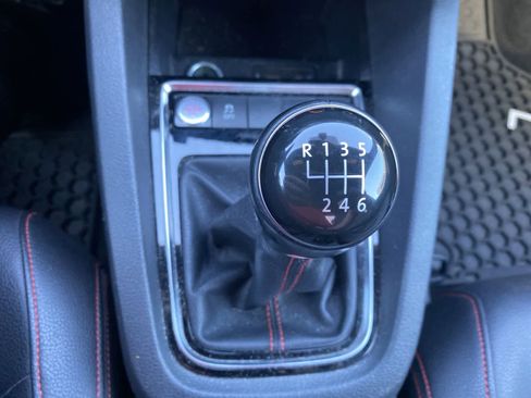 Used 2016 Volkswagen Jetta GLI SE FWD image 17