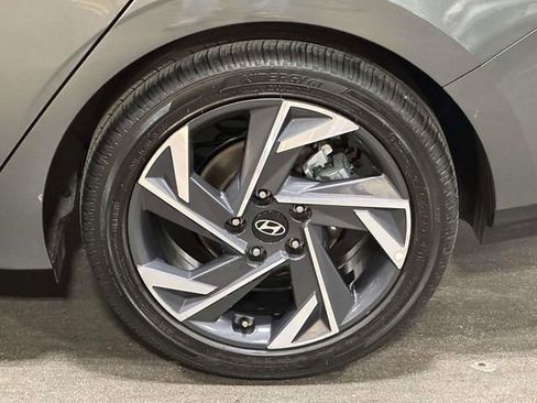 Used 2025 Hyundai Elantra Limited w/ Cargo Package FWD image 14