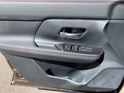 New 2026 Nissan Kicks SR w/ Cold Weather Package image 13