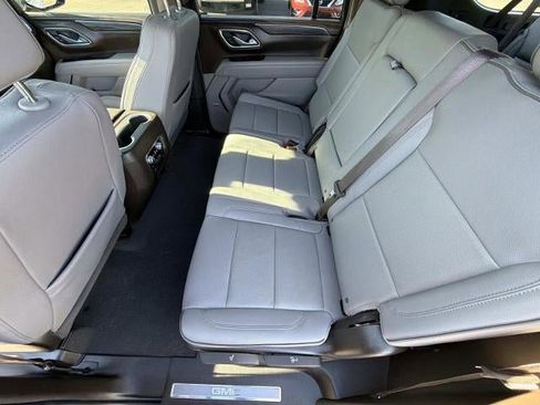 Used 2024 GMC Yukon XL SLT w/ SLT Luxury Package image 72