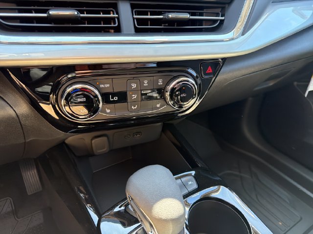 New 2026 Chevrolet Trax LT w/ Driver Confidence Package FWD image 25