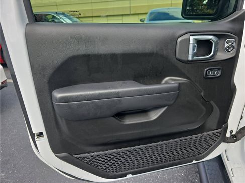 Used 2024 Jeep Wrangler Unlimited Sport AWD/4WD image 13
