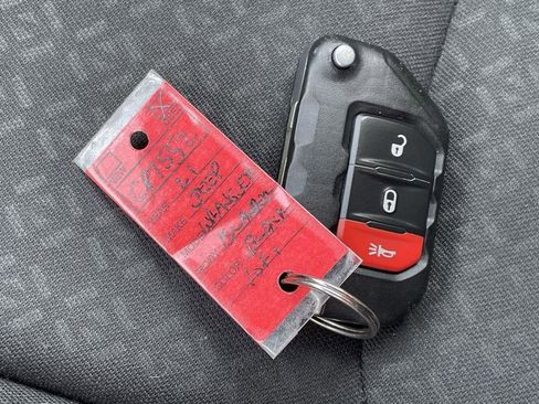 Used 2021 Jeep Wrangler Unlimited Islander image 31