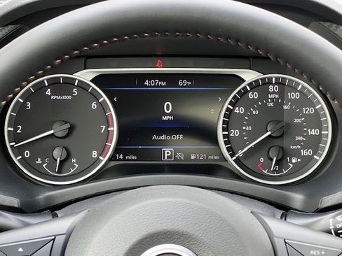 New 2025 Nissan Sentra SR image 25