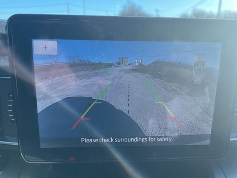 Used 2022 Ford Explorer XLT w/ Equipment Group 202A image 20