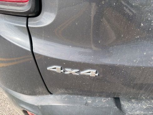Used 2021 Jeep Renegade Latitude AWD/4WD image 13