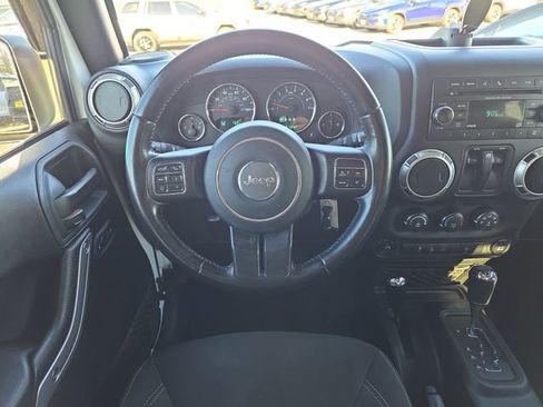Used 2018 Jeep Wrangler Rubicon w/ Power Convenience Group AWD/4WD image 17