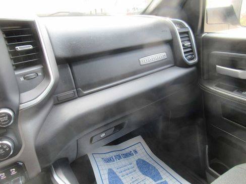 Used 2019 RAM 2500 Big Horn w/ Black Appearance Package image 39