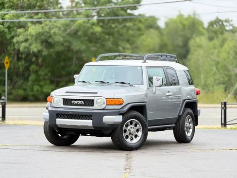 Used 2011 Toyota FJ Cruiser 4WD w/ Upgrade Pkg image 28