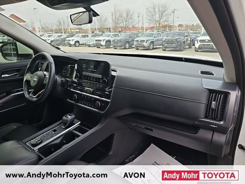 Used 2023 Nissan Pathfinder SL image 37