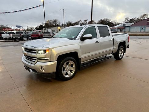 Used 2017 Chevrolet Silverado 1500 LTZ Z71 w/ LTZ Plus Package image 8