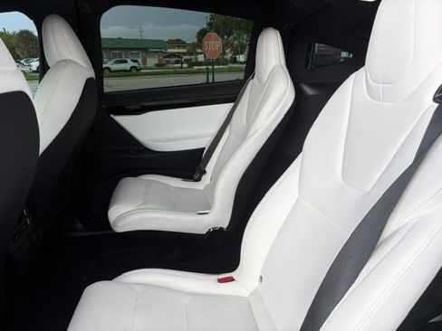 Used 2020 Tesla Model X Long Range AWD/4WD image 7