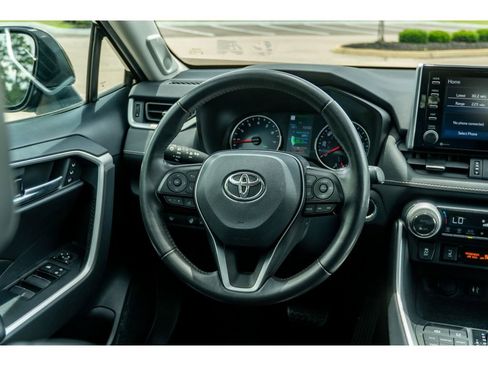 Used 2019 Toyota RAV4 XLE Premium w/ Cold Weather Package AWD/4WD image 22