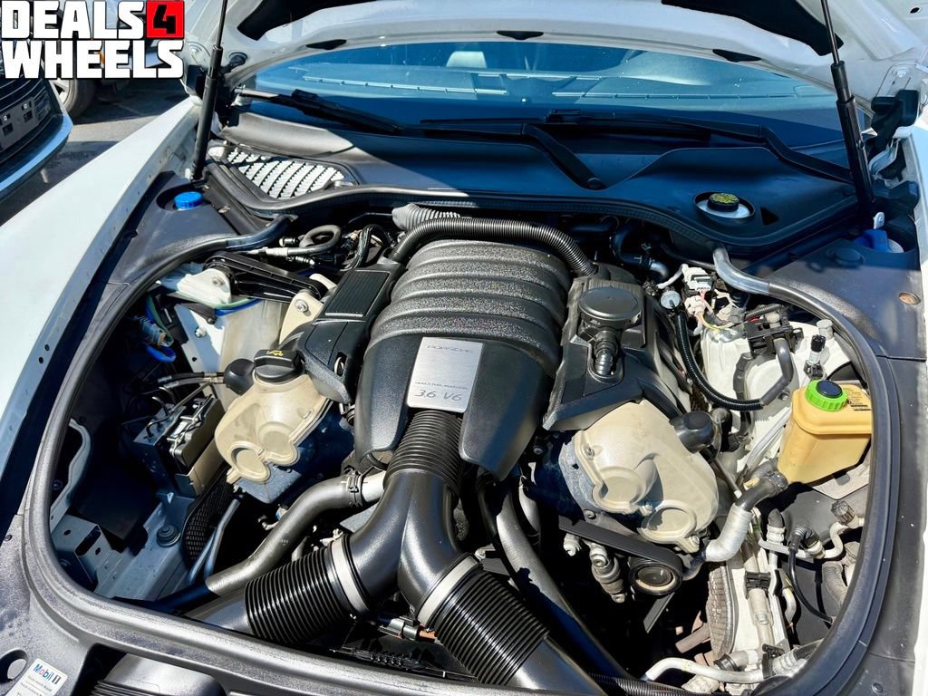 Used 2016 Porsche Panamera RWD image 6