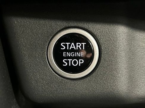 Used 2023 Nissan Rogue S AWD/4WD image 27