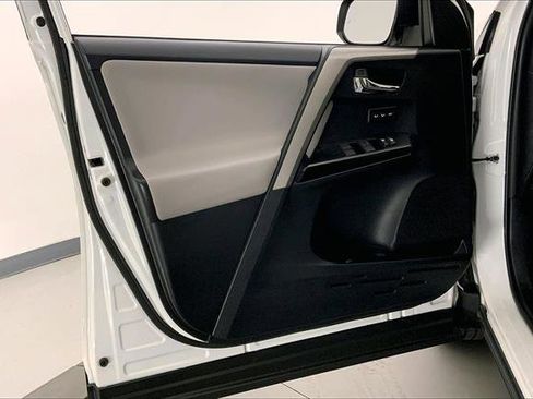 Used 2017 Toyota RAV4 Platinum image 24