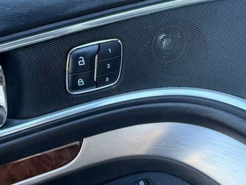 Used 2017 Ford Explorer Platinum image 45