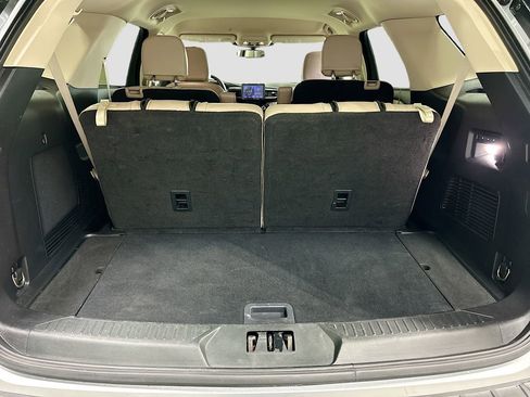 Used 2022 Ford Explorer Limited w/ Equipment Group 301A image 27