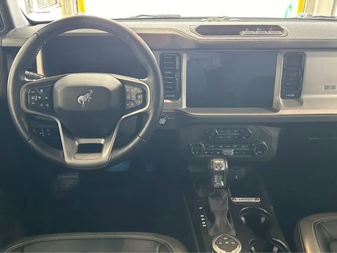 Used 2025 Ford Bronco Outer Banks AWD/4WD image 15