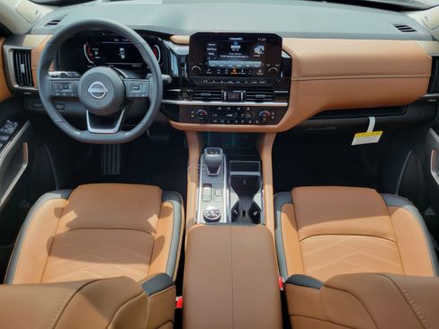 New 2025 Nissan Pathfinder Platinum w/ Cargo Package image 20