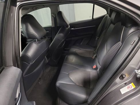 Used 2018 Toyota Camry SE w/ Convenience Package image 22