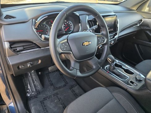 Used 2023 Chevrolet Traverse LT image 24
