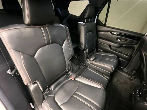 Used 2025 Honda Pilot TrailSport image 23
