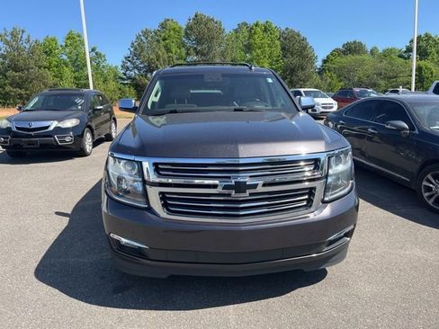 Used 2018 Chevrolet Suburban Premier image 2