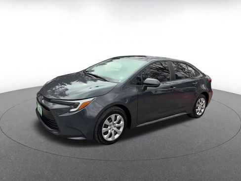 Used 2025 Toyota Corolla LE image 8