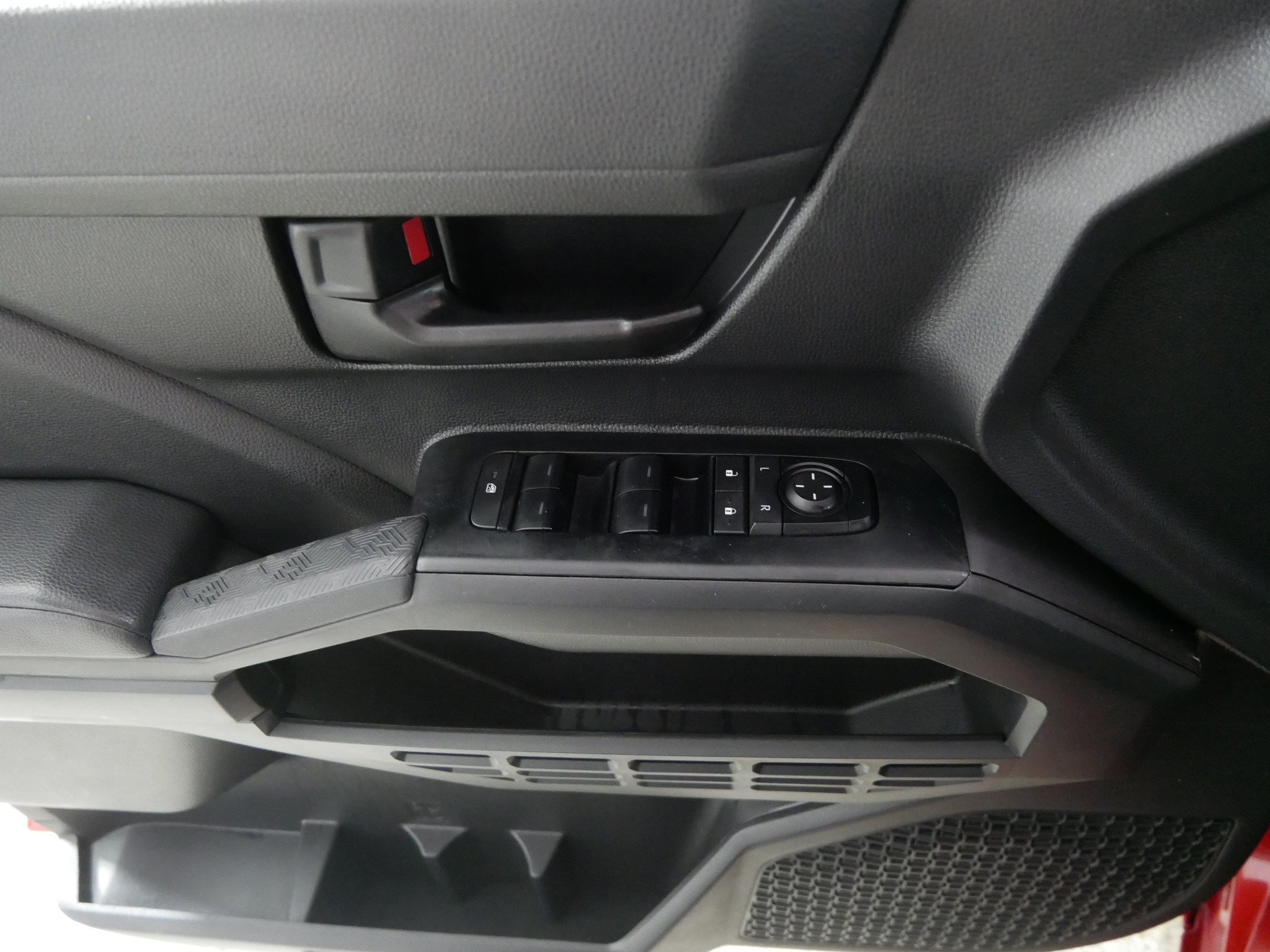 Used 2025 Toyota Tacoma SR AWD/4WD image 19