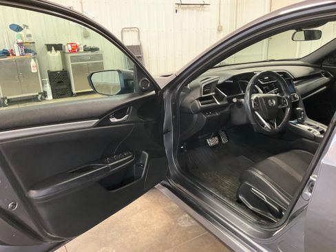 Used 2021 Honda Civic Sport image 8