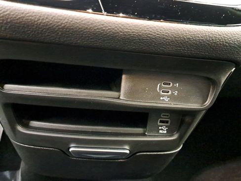 New 2026 Chrysler Pacifica Select image 24