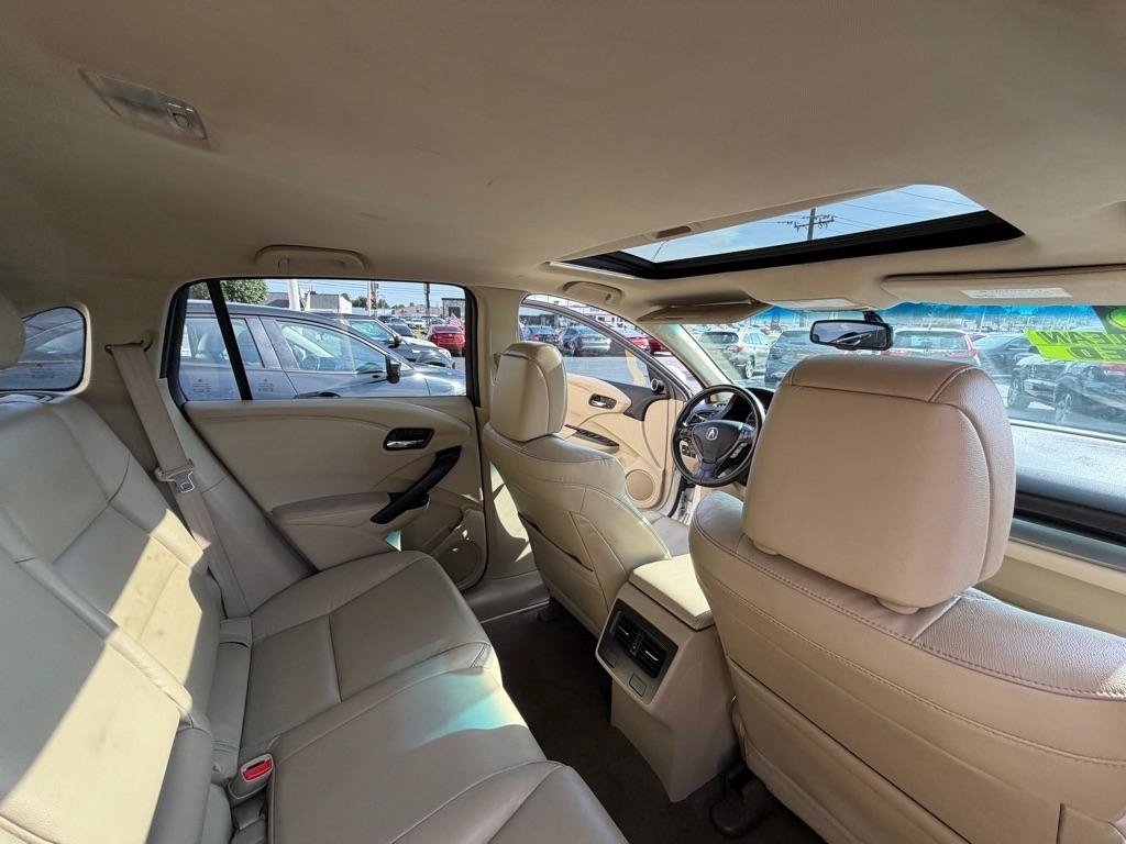 Used 2018 Acura RDX w/ AcuraWatch Plus Package FWD image 16