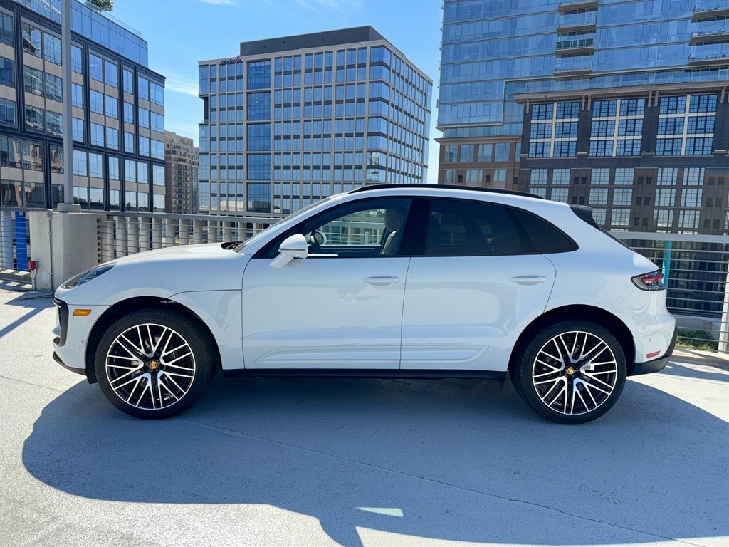 Used 2026 Porsche Macan AWD/4WD image 2