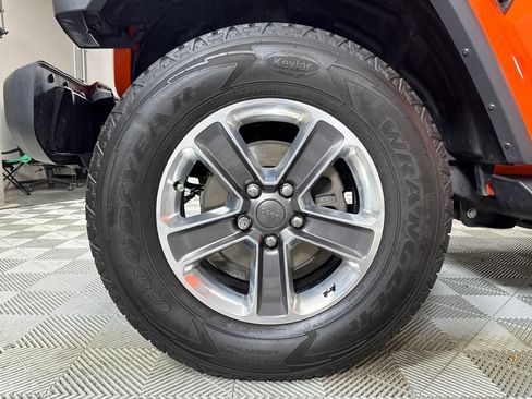 Used 2019 Jeep Wrangler Unlimited Sahara AWD/4WD image 24