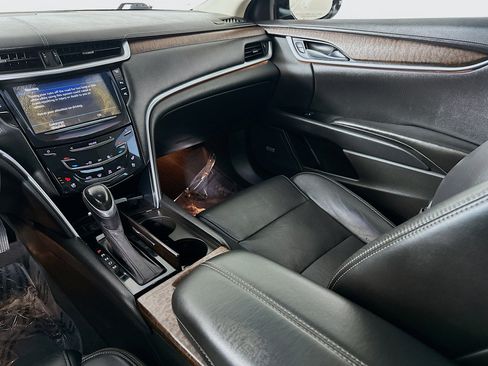 Used 2018 Cadillac XTS Luxury image 22